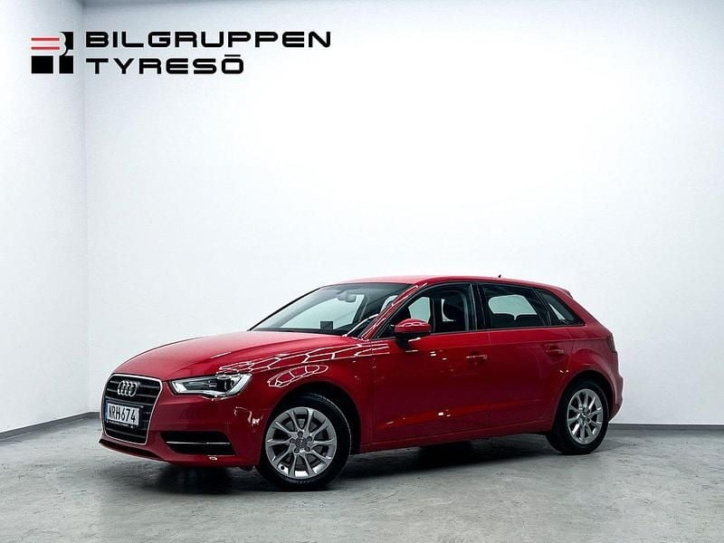 Röd Begagnad 2016 Audi A3 Sportback Premium Halvkombi | 139 900 kr (Bra pris) - Bild 1/4