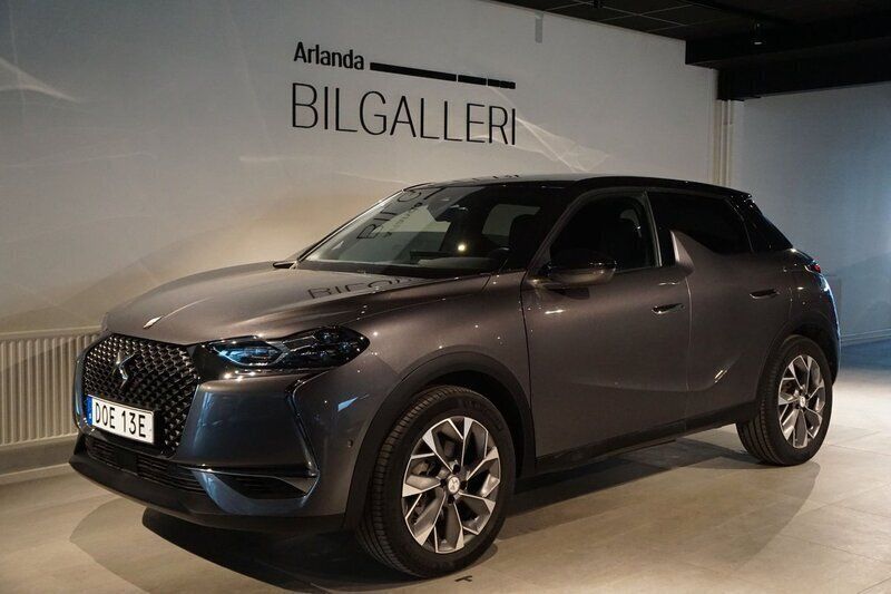 Grå Begagnad 2022 DS Automobiles DS3 Crossback E-Tense SUV | 299 900 kr (Dyr) - Bild 1/4
