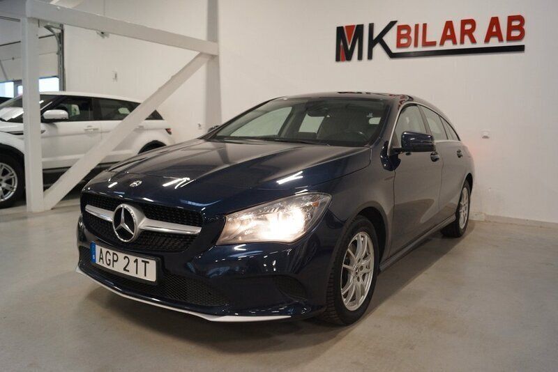 Mörkblå (blå) Begagnad 2017 Mercedes CLA200 Kombi | 154 900 kr (Marknadspris) - Bild 1/4