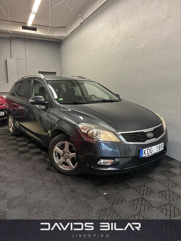 Grå Begagnad 2009 Kia Ceed Sportswagon Kombi | 44 500 kr (Marknadspris) - Bild 1/4