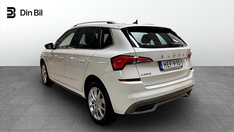 Begagnad Skoda Kamiq Style 110 HK (80 kW) 2022 Vit (candy white) SUV