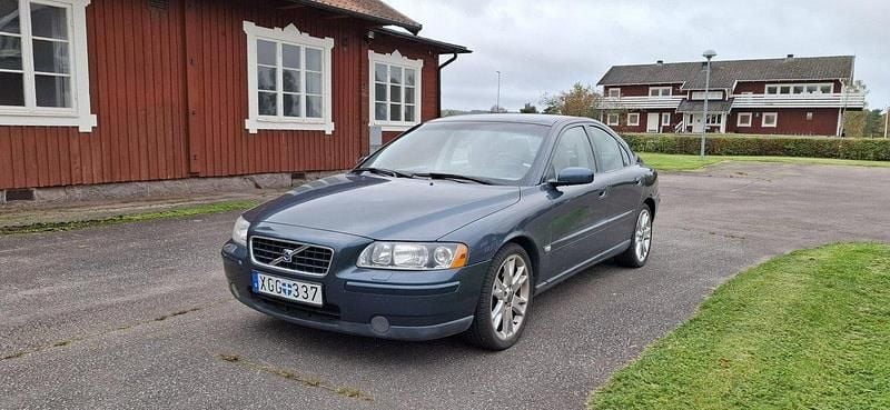 Blå Begagnad 2006 Volvo S60 Kinetic Sedan | 30 000 kr (Bra pris) - Bild 1/4