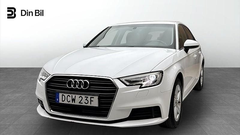 Vit Begagnad 2019 Audi A3 Sportback Proline Halvkombi | 169 000 kr (Bra pris) - Bild 1/4