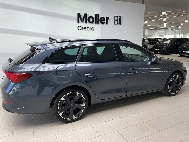 Begagnad Cupra Leon 150 HK (110 kW) 2024 Grå (magnetic tech metallic) Kombi