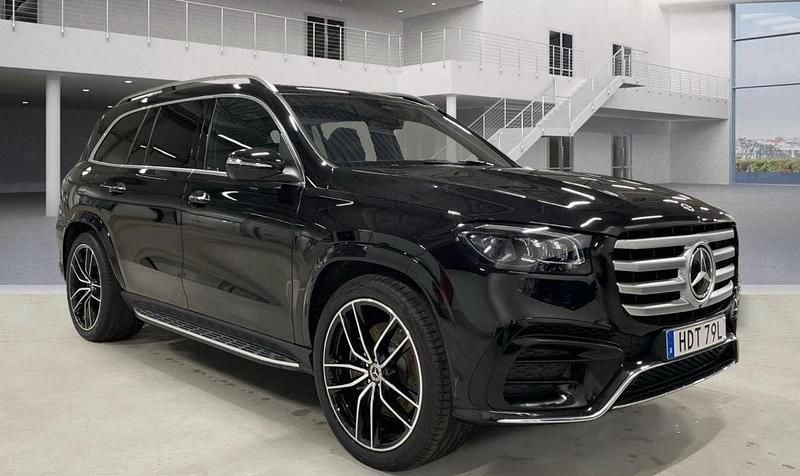 Svart Begagnad 2025 Mercedes GLS450 Premium Plus SUV | 1 195 000 kr (Bra pris) - Bild 1/4