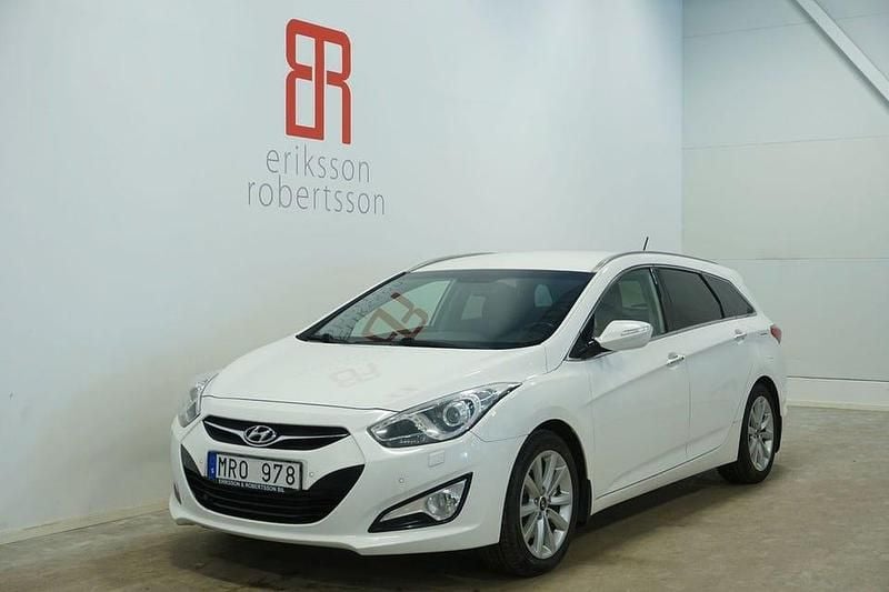Vit Begagnad 2012 Hyundai i40 Kombi | 129 900 kr (Dyr) - Bild 1/4