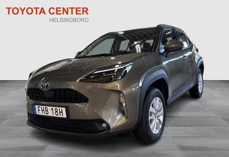 Grön Ny 2024 Toyota Yaris Cross Active SUV | 299 800 kr (Marknadspris) - Bild 1/4