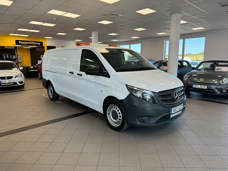 Vit Begagnad 2020 Mercedes Vito Minibuss | 239 900 kr (Bra pris) - Bild 1/4