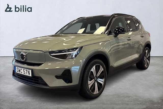 Grön Begagnad 2022 Volvo XC40 Core SUV | 359 900 kr - Bild 1/3