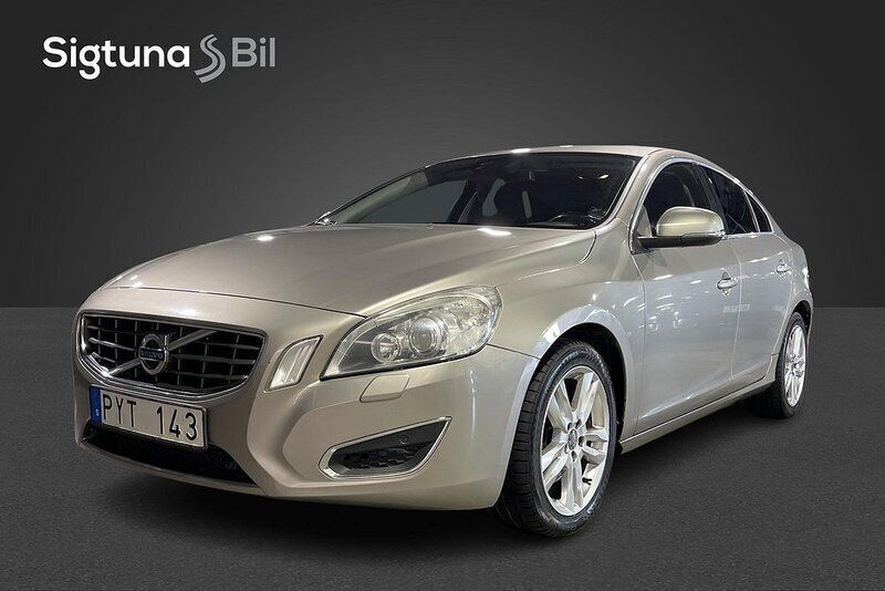 Brun Begagnad 2012 Volvo S60 Momentum Sedan | 109 900 kr (Marknadspris) - Bild 1/3