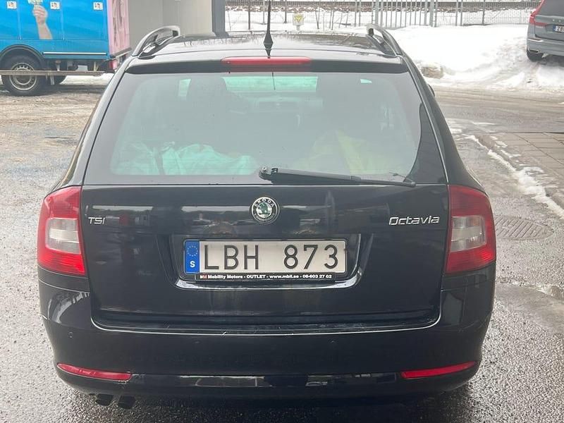 Begagnad Skoda Octavia 122 HK (89 kW) 2011 Kombi