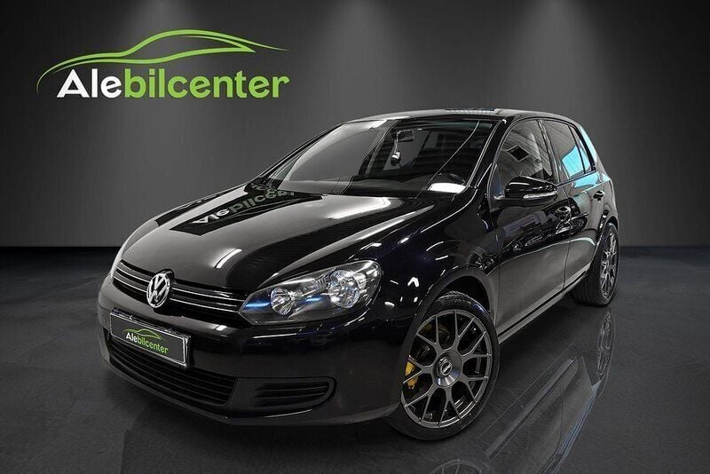 Svart Begagnad 2010 VW Golf VI Halvkombi | 59 900 kr (Marknadspris) - Bild 1/4