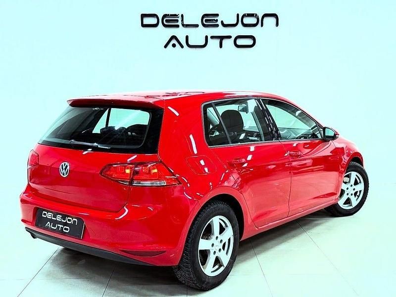 Begagnad VW Golf VII 105 HK (77 kW) 2015 Röd Halvkombi