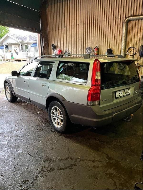 Grön Begagnad 2004 Volvo XC70 Business Edition SUV | 29 000 kr (Bra pris) - Bild 1/4