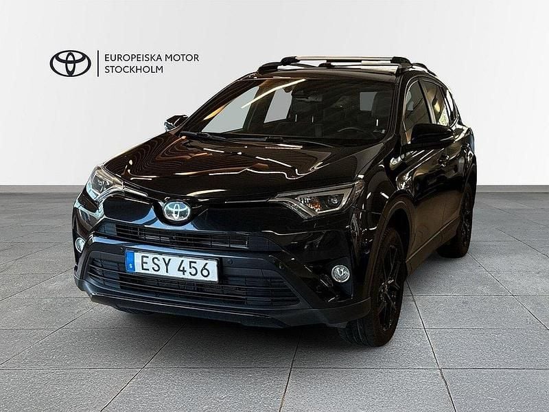 Svart Begagnad 2018 Toyota RAV4 Hybrid Edition SUV | 229 900 kr (Marknadspris) - Bild 1/3