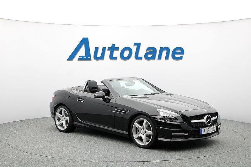 Obsidiansvart metallic Begagnad 2011 Mercedes SLK250 AMG Cab | 259 900 kr - Bild 1/3
