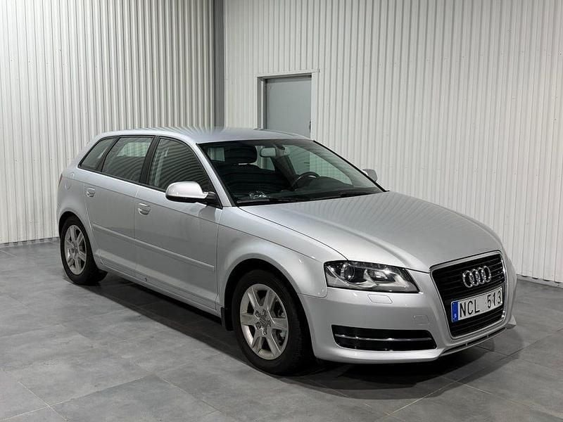 Begagnad Audi A3 Attraction 140 HK (102 kW) 2013 Silver