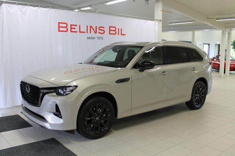 Brun Ny 2025 Mazda CX-80 Homura-Line SUV | 647 400 kr (Marknadspris) - Bild 1/4