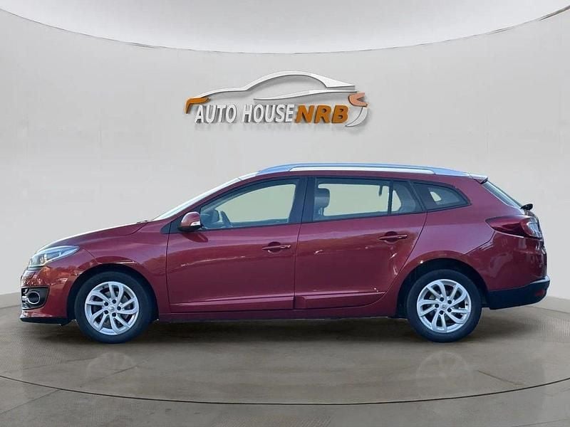 Röd Begagnad 2014 Renault Mégane GrandTour Kombi | 59 500 kr (Marknadspris) - Bild 1/4