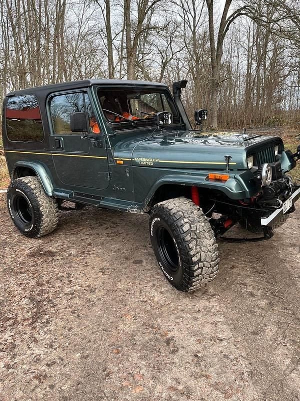 Deep green Begagnad 1992 Jeep Wrangler SUV | 130 000 kr - Bild 1/4