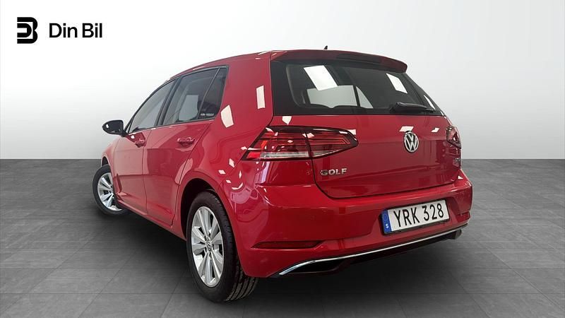 Begagnad VW Golf VII 110 HK (80 kW) 2017 Röd Halvkombi