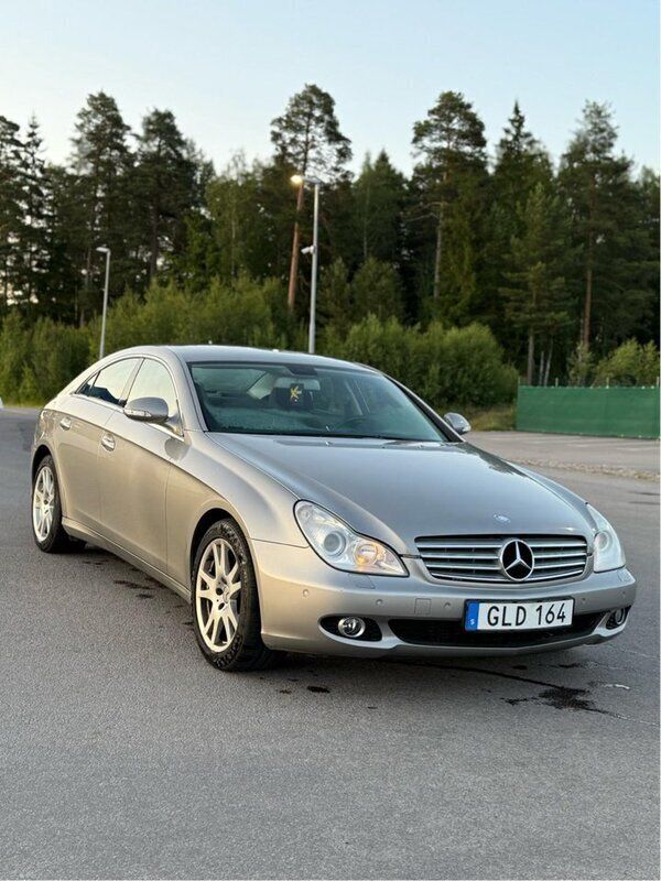 Silver Begagnad 2008 Mercedes CLS320 Sportkupé | 79 000 kr - Bild 1/4