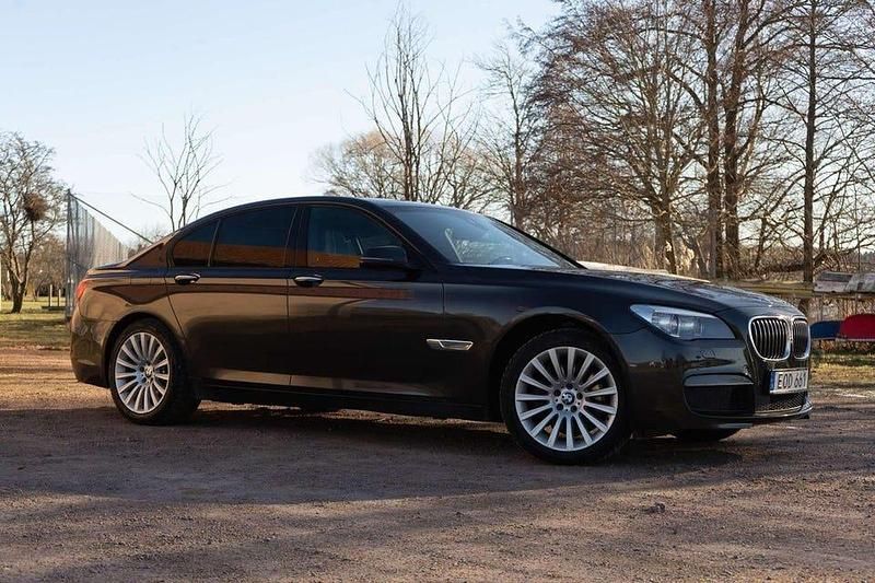 Begagnad BMW 730 M Sport 259 HK (190 kW) 2014 Svart Sedan