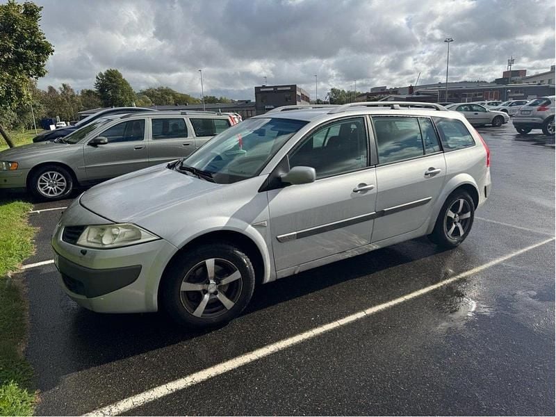 Grå Begagnad 2007 Renault Mégane GrandTour Kombi | 12 000 kr (Bra pris) - Bild 1/4