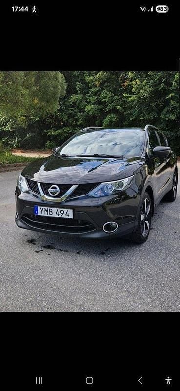 Svart Begagnad 2017 Nissan Qashqai SUV | 82 000 kr (Bra pris) - Bild 1/4