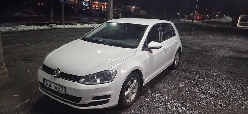 Begagnad 2014 VW Golf VII Halvkombi | 49 000 kr (Superpris) - Bild 1/4