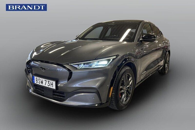 Grå Begagnad 2021 Ford Mustang Mach-E SUV | 349 900 kr (Bra pris) - Bild 1/4