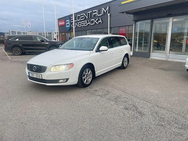 Vit Begagnad 2014 Volvo V70 Momentum Kombi | 99 900 kr (Bra pris) - Bild 1/4