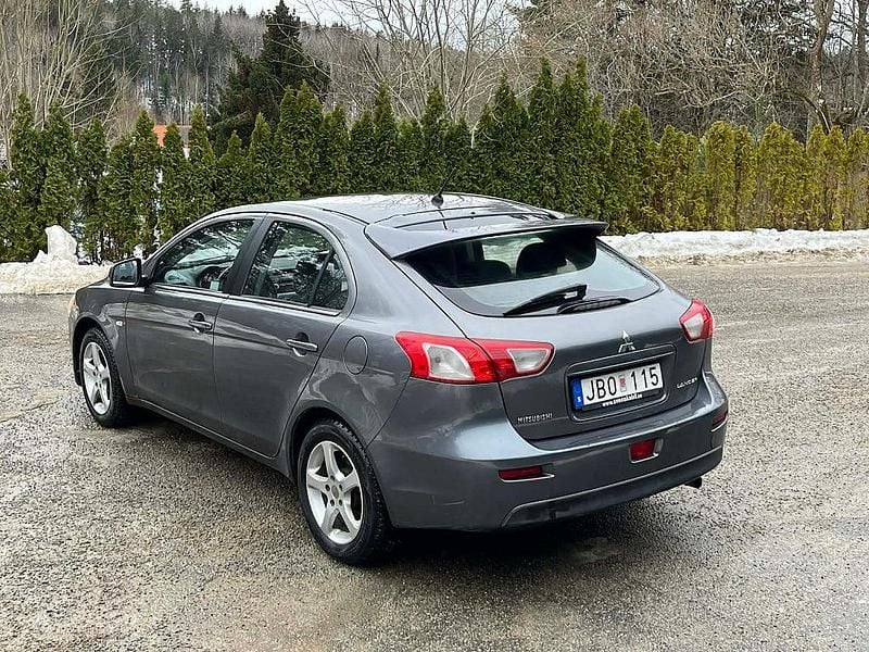 Begagnad Mitsubishi Lancer Sportback Inform 143 HK (105 kW) 2008 Grå Halvkombi