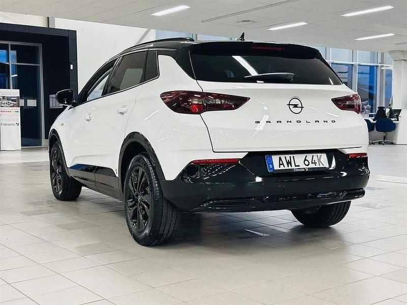 Begagnad Opel Grandland X 131 HK (96 kW) 2024 Vit jade SUV