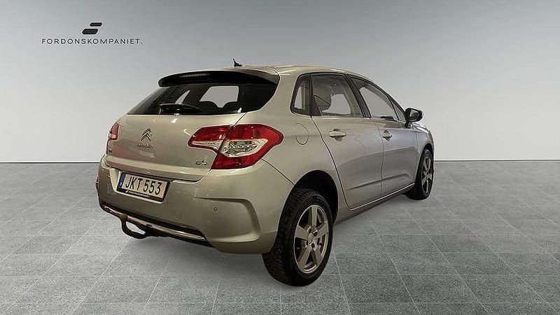 Begagnad Citroën C4 SELECTION 114 HK (83 kW) 2014 Silver Halvkombi