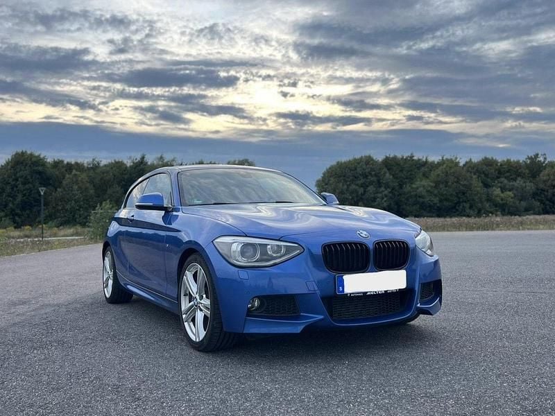 Blå Begagnad 2014 BMW 125 M Sport Halvkombi | 155 000 kr - Bild 1/4