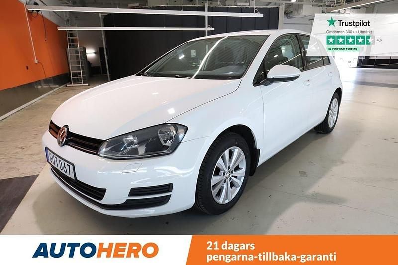 Vit Begagnad 2015 VW Golf VII Halvkombi | 87 000 kr (Marknadspris) - Bild 1/4