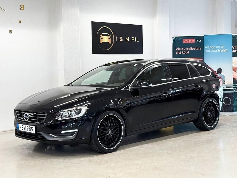 Svart Begagnad 2015 Volvo V60 Ocean Race Kombi | 109 900 kr (Marknadspris) - Bild 1/4
