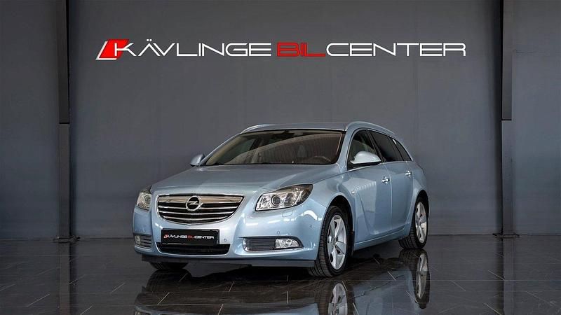 Grå Begagnad 2013 Opel Insignia Cosmo Kombi | 89 900 kr (Marknadspris) - Bild 1/4