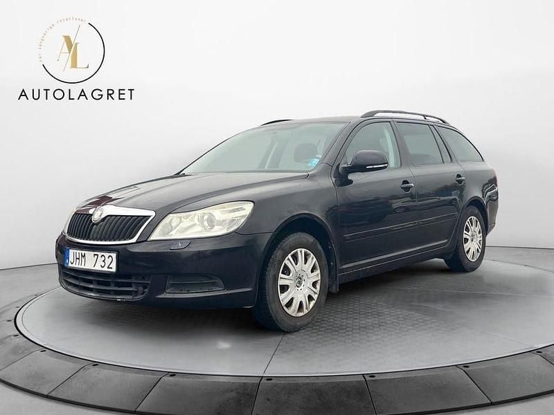 Svart Begagnad 2010 Skoda Octavia Kombi | 39 900 kr - Bild 1/4