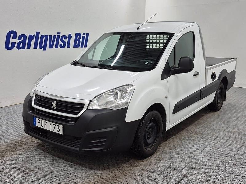 Vit Begagnad 2017 Peugeot Partner Minibuss | 139 000 kr (Dyr) - Bild 1/4