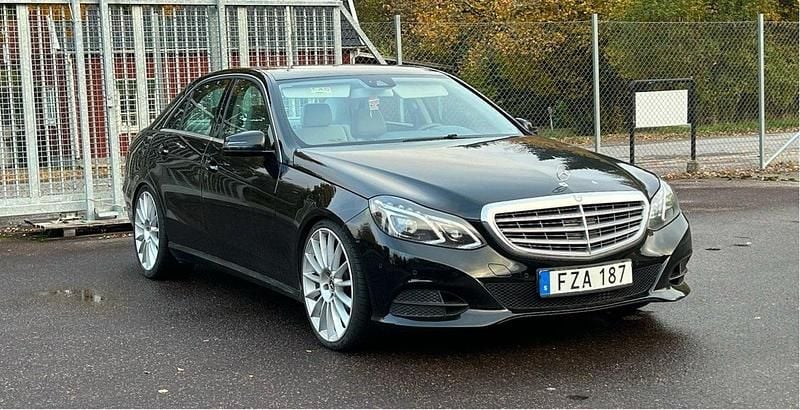 Svart Begagnad 2014 Mercedes E220 Sedan | 90 000 kr (Bra pris) - Bild 1/4