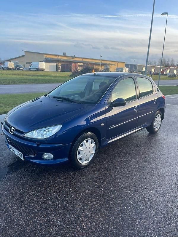 Begagnad 2005 Peugeot 206 Halvkombi | 10 000 kr (Bra pris) - Bild 1/4