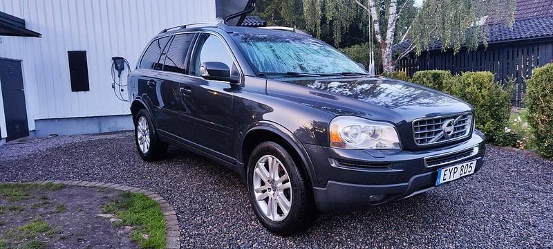 Grå Begagnad 2012 Volvo XC90 Momentum SUV | 120 000 kr (Marknadspris) - Bild 1/1