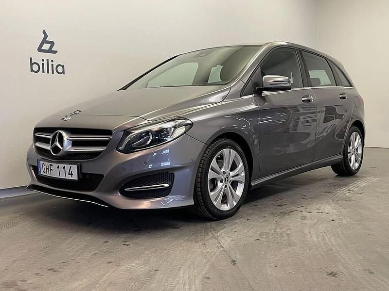 Grå Begagnad 2018 Mercedes B200 Minibuss | 219 500 kr - Bild 1/4