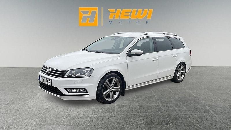 Vit Begagnad 2013 VW Passat R-line Kombi | 99 800 kr (Marknadspris) - Bild 1/4