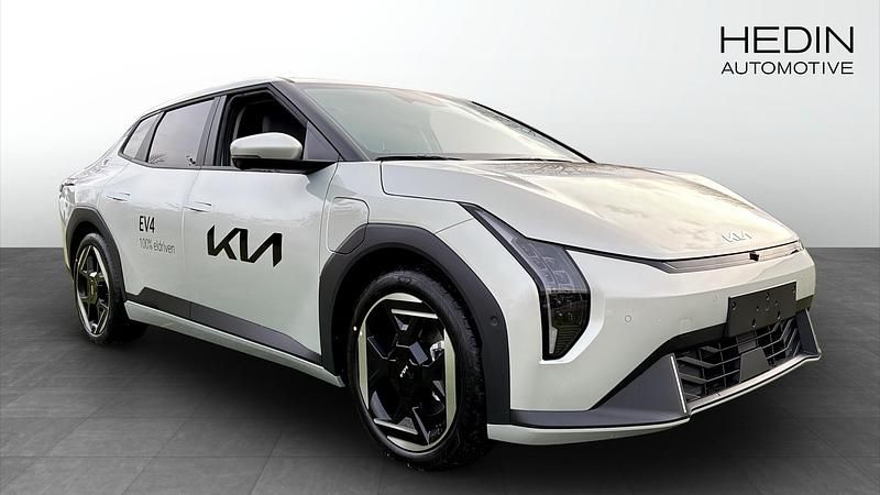 Begagnad Kia EV4 Plus 150 kW (204 HK) 2025 Grå Halvkombi