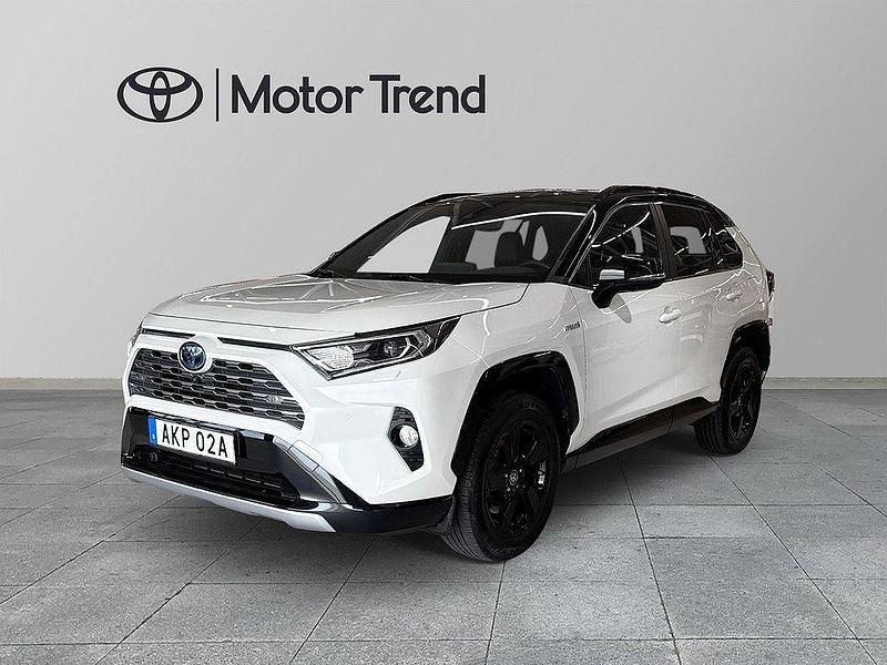 Vit Begagnad 2020 Toyota RAV4 Hybrid Style SUV | 359 000 kr (Marknadspris) - Bild 1/4