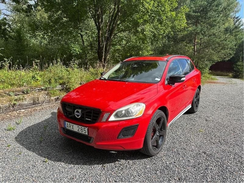 Röd Begagnad 2010 Volvo XC60 R-Design SUV | 89 000 kr (Bra pris) - Bild 1/4