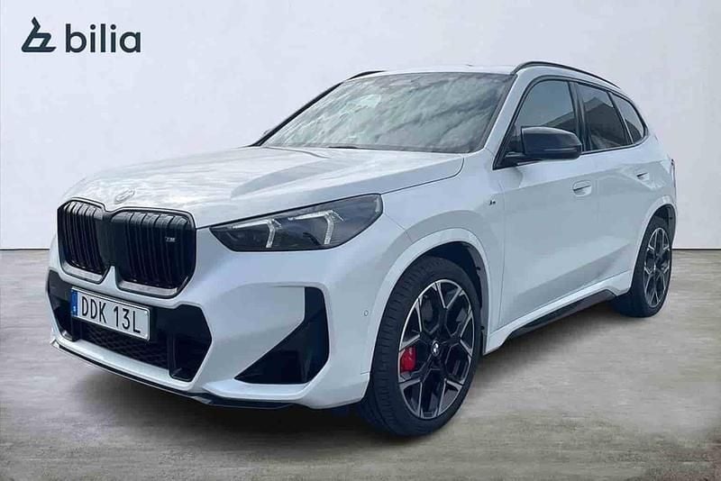 Vit Begagnad 2025 BMW X1 Comfort Edition SUV | 569 900 kr - Bild 1/1